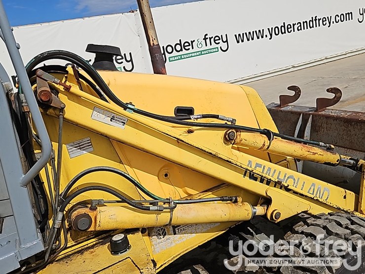 new-holland-lb110-image-9