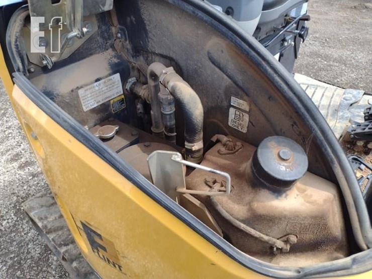 2022-deere-26g-image-42