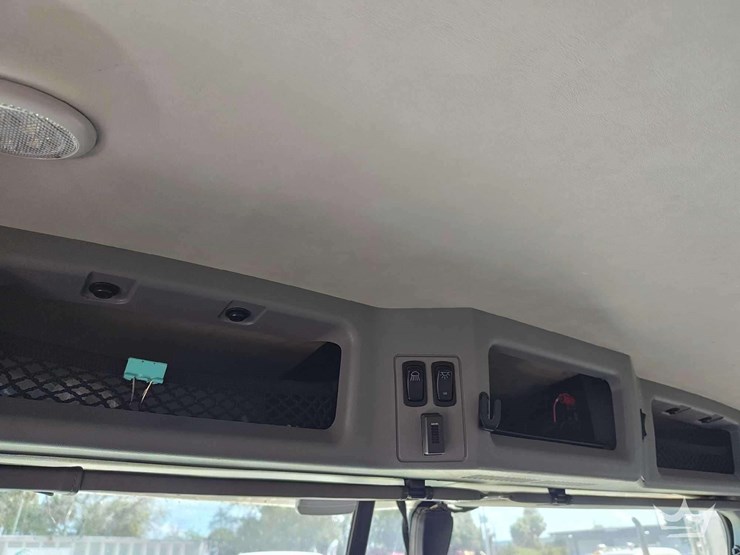 2022-mack-anthem-t/a-wet-kit-day-cab-truck-tractor-image-27