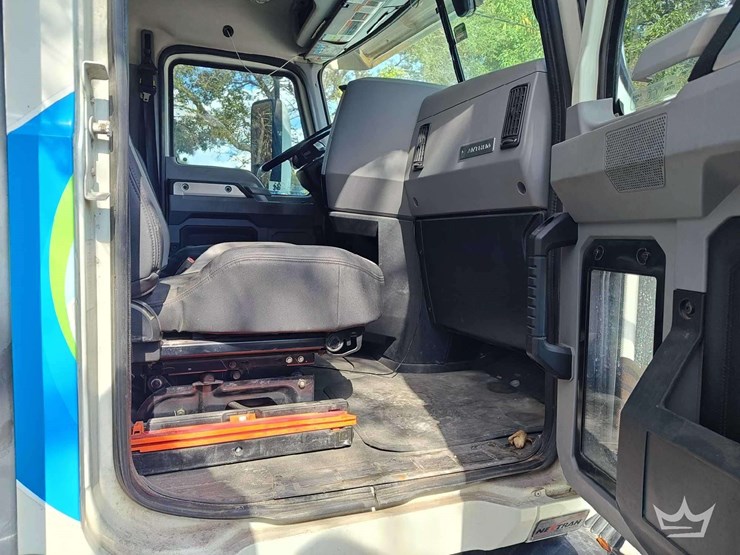 2020-mack-anthem-t/a-wet-kit-day-cab-truck-tractor-image-29