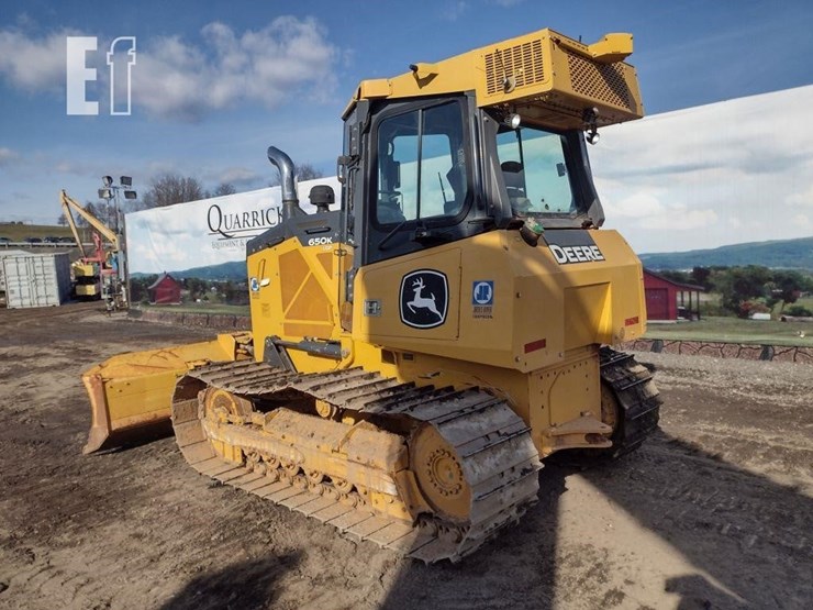 2021-deere-650k-lgp-image-50