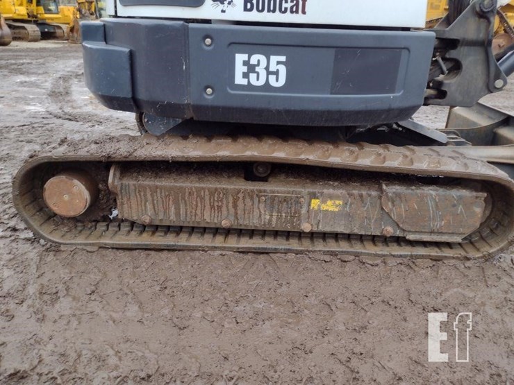 2014-bobcat-e35-image-35