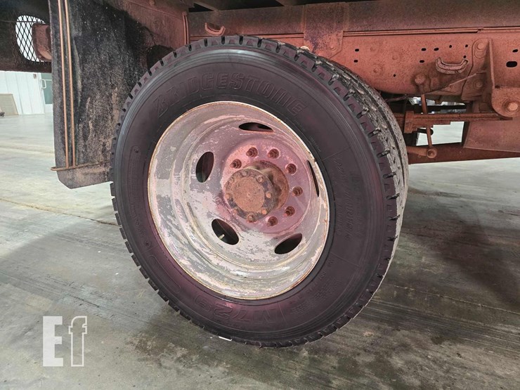 2006-ford-f550-image-22