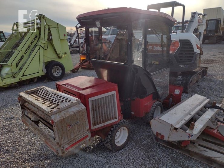 ventrac-3400l-lawn-mower-w/blade-&-broom-image-34