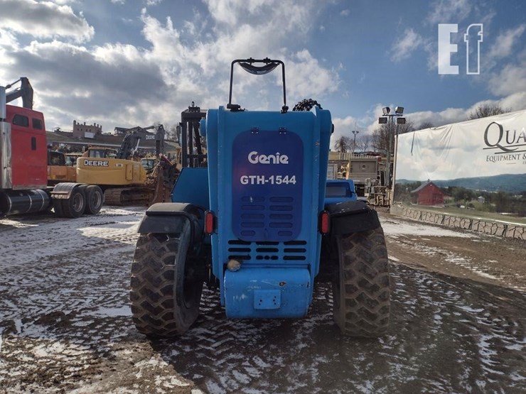 2019-genie-gth1544-image-4