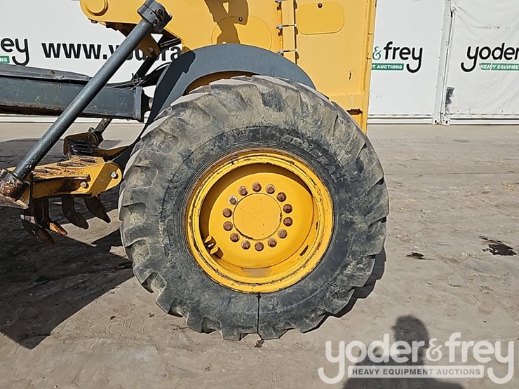 2017-deere-672g-image-10