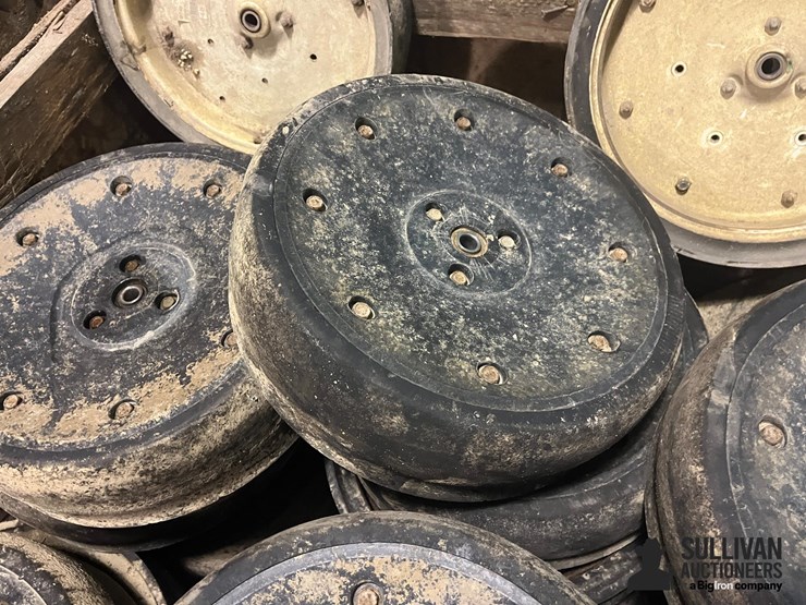 planter-closing-wheels-image-12