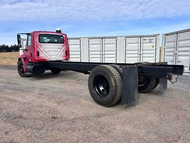 2002-international-dt466-image-3