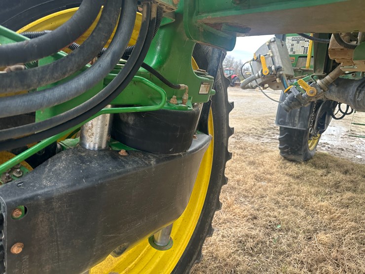 2014-john-deere-r4038-image-13