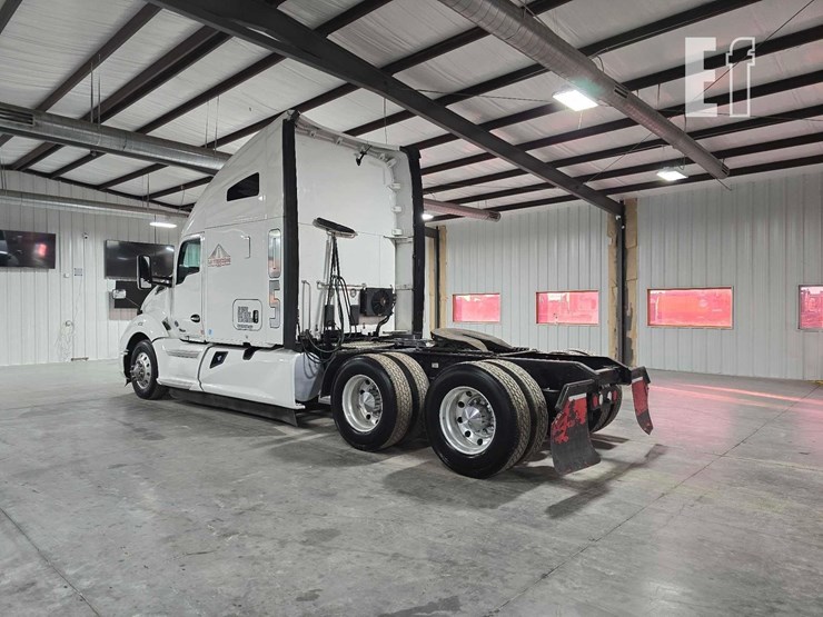 2019-kenworth-t680-image-4