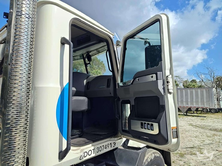 2022-mack-anthem-t/a-wet-kit-day-cab-truck-tractor-image-18