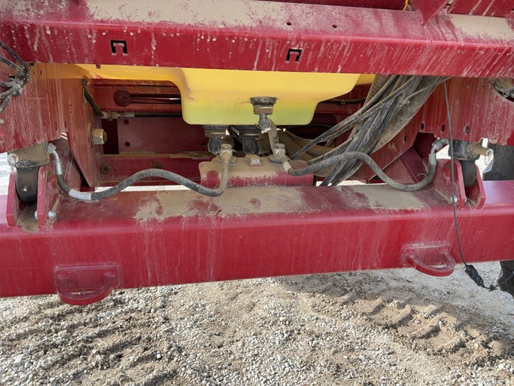 2024-hardi-commander-45-pull-type-sprayer-image-38