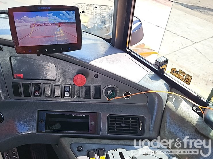 2005-volvo-a30-image-33