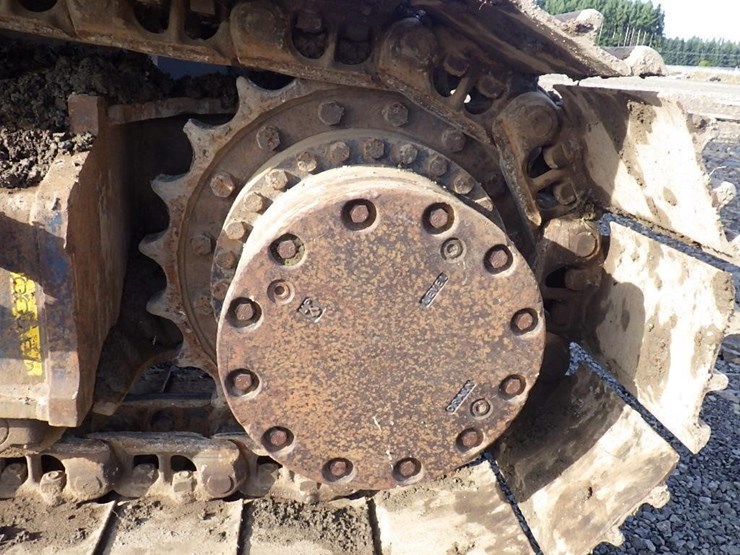 hitachi-zx225us-lc-image-27