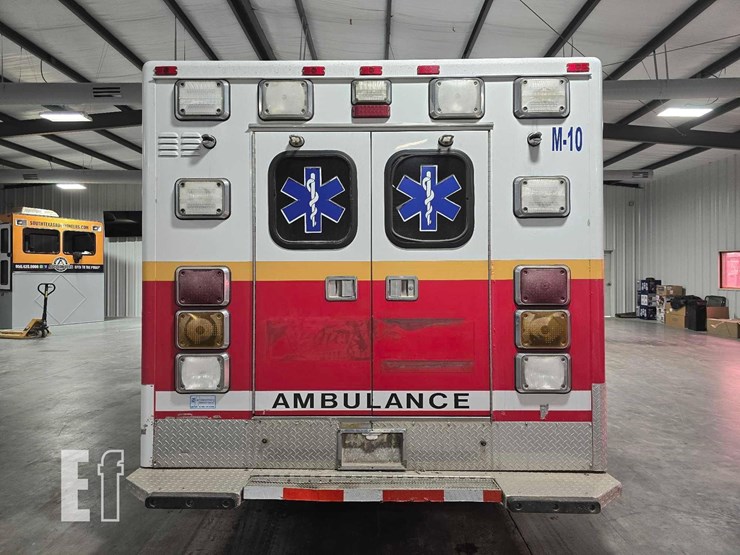 2013-ford-e450-image-8