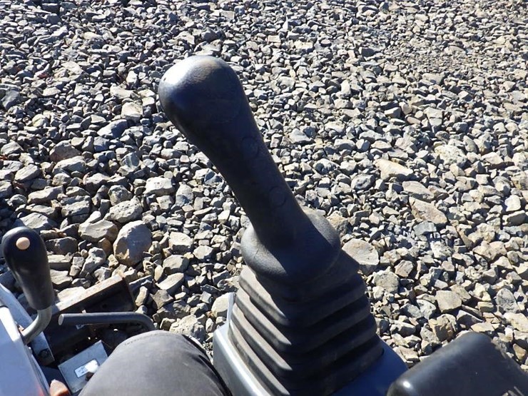 2021-bobcat-e10-image-36