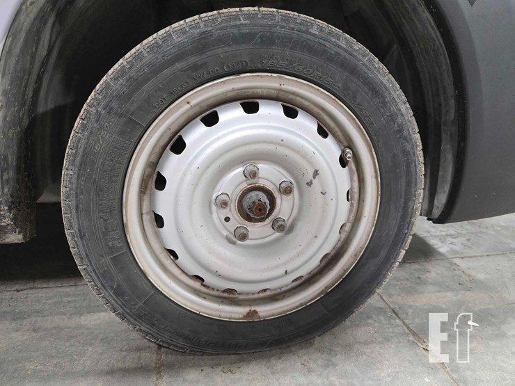 2014-nissan-nv200-image-23