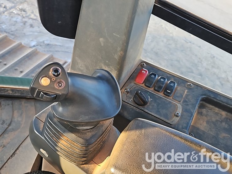 2018-caterpillar-d4k2-lgp-image-30