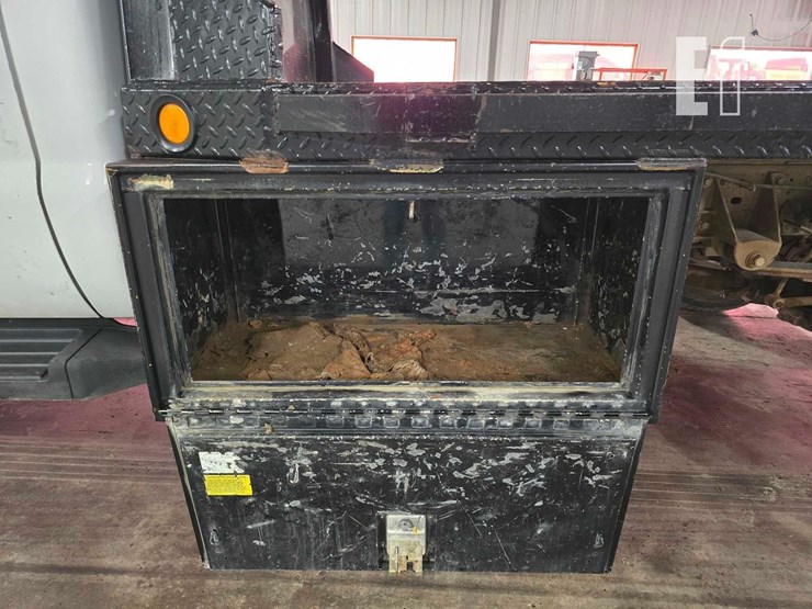 2006-ford-f550-image-16