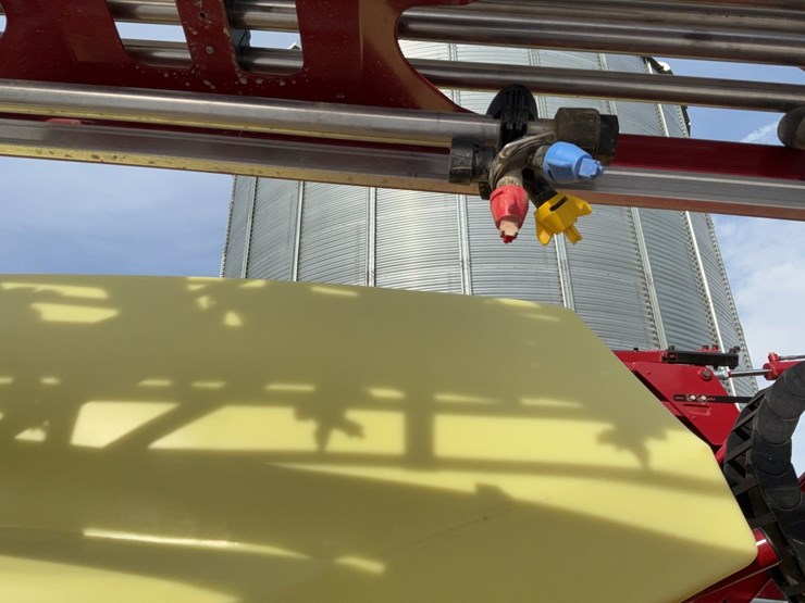 2024-hardi-commander-45-pull-type-sprayer-image-33