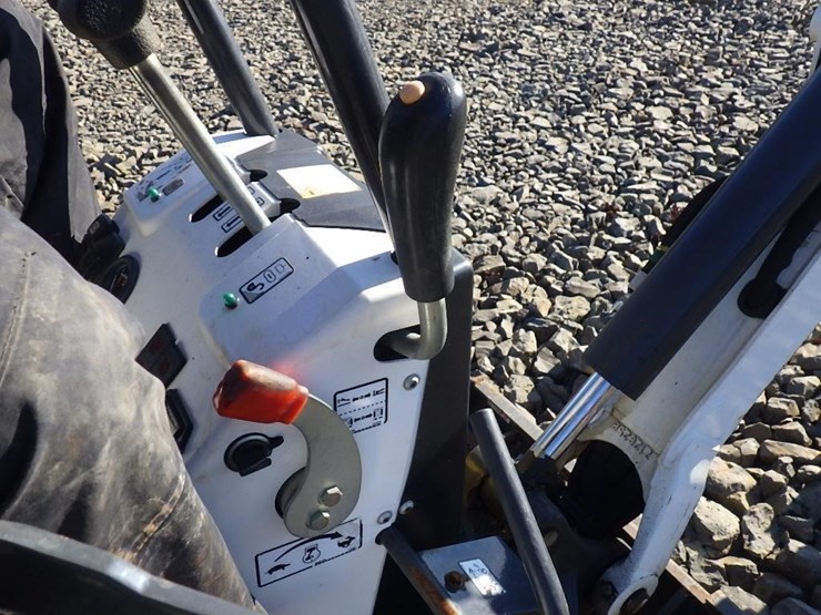 2021-bobcat-e10-image-37