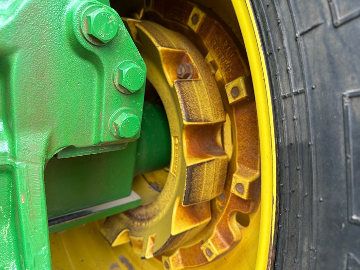 2013-john-deere-9560r-image-11
