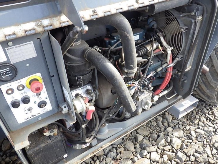 skyjack-sj6832rt-image-12