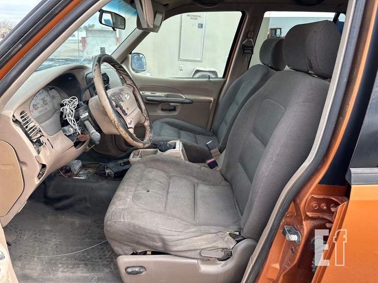 2001-ford-explorer-sport-trac-image-9