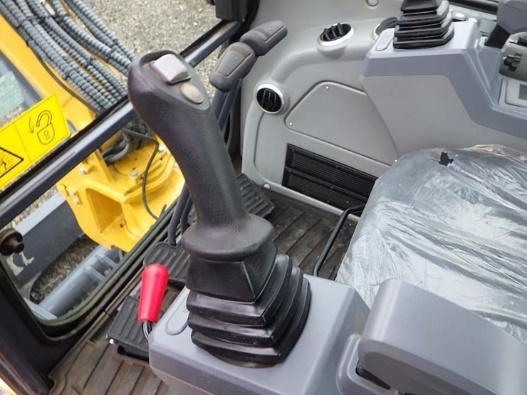 2022-xcmg-xe35u-image-24