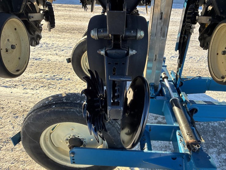 1999-kinze-2500-image-38