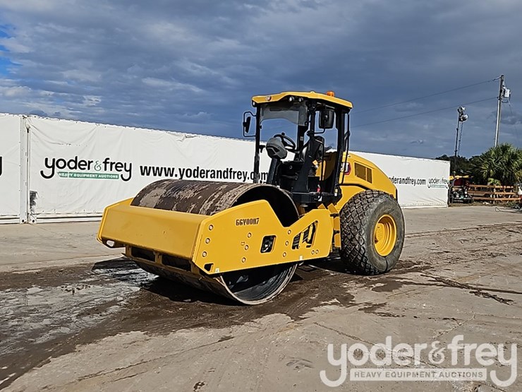 2023-caterpillar-cs10gc-image-1