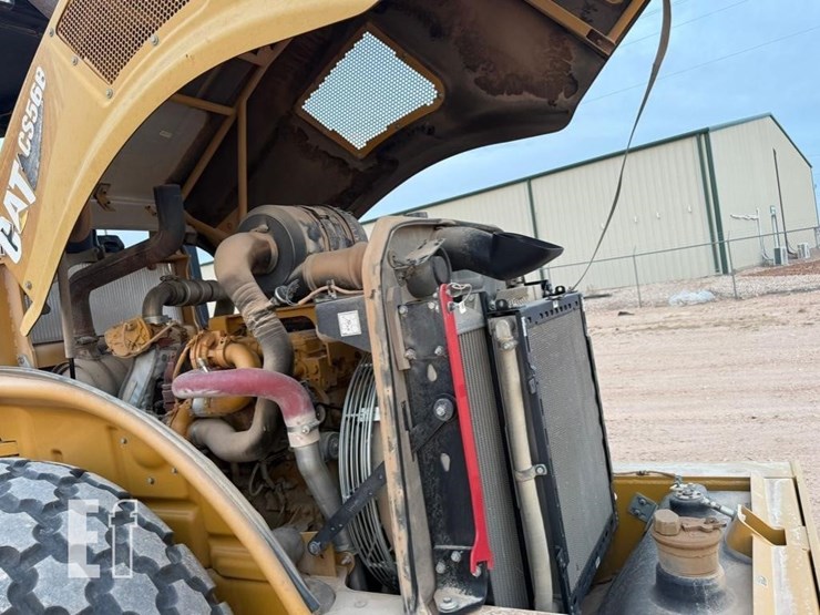 2013-caterpillar-cs56b-image-30