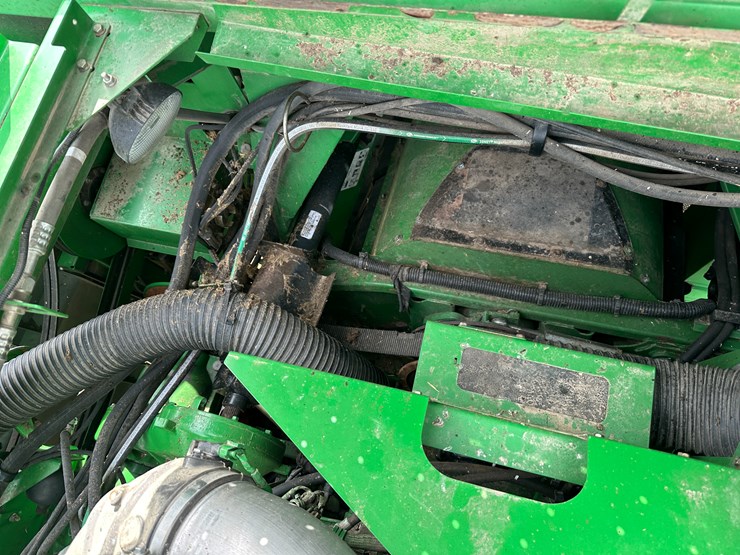 #38409-•-2014-john-deere-s680s-prwd-combine-image-65