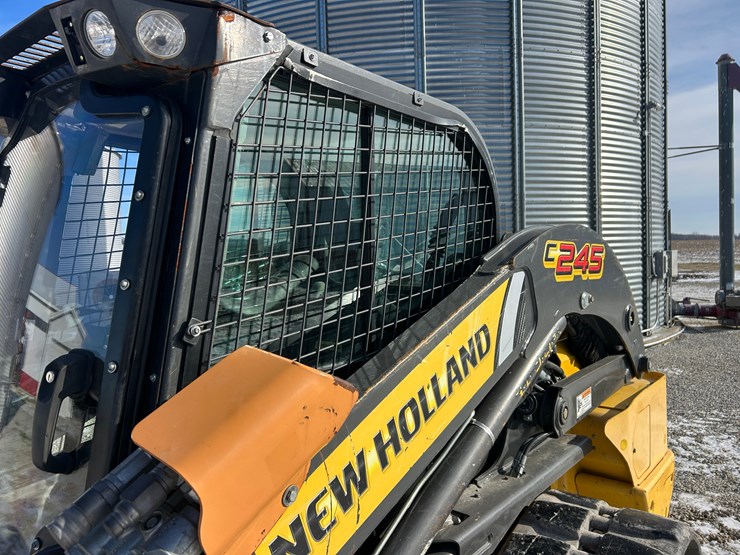 new-holland-c245-image-2