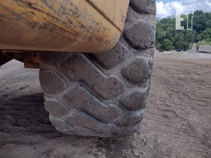 2003-volvo-a40d-image-16