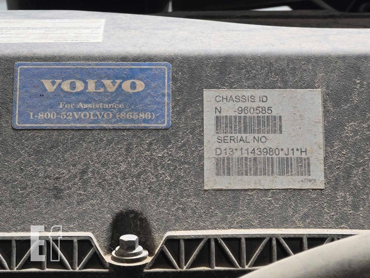 2017-volvo-vnl42300-image-23