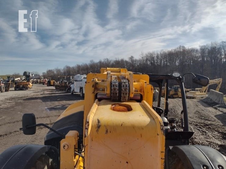 2017-jcb-510-42-image-17