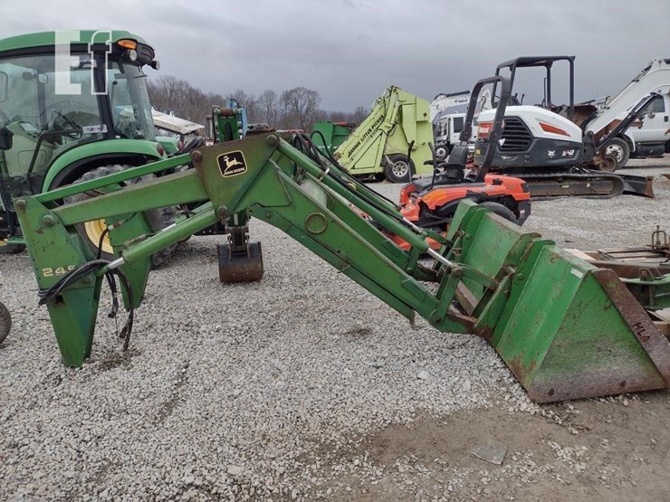 john-deere-245-image-3