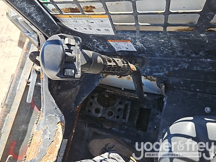 2019-bobcat-t450-image-26