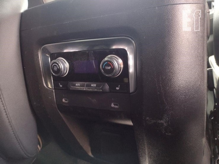 2022-gmc-yukon-slt-image-21