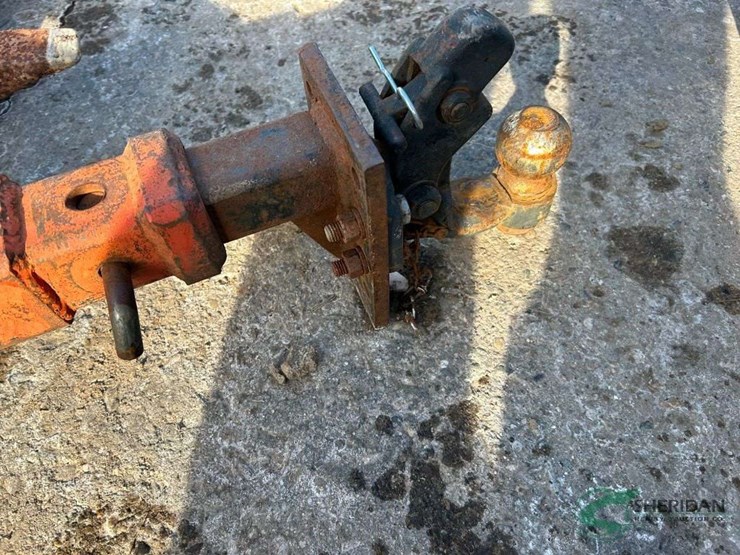 skid-steer-hitch-attachment-image-4