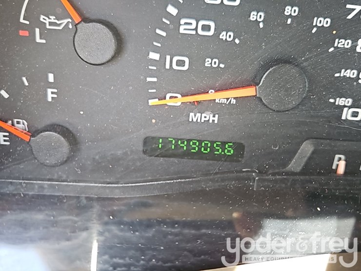 2004-ford-excursion-limited-image-30