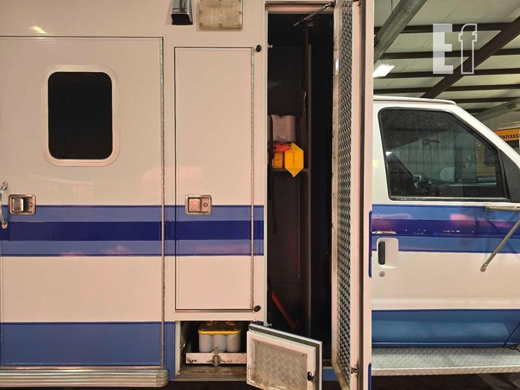 1996-ford-e350-image-21