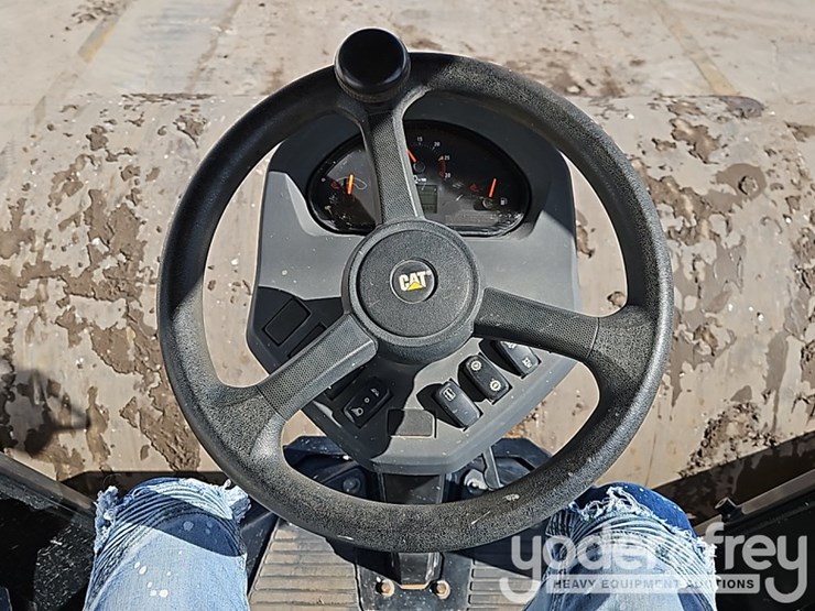 2023-caterpillar-cs10gc-image-22