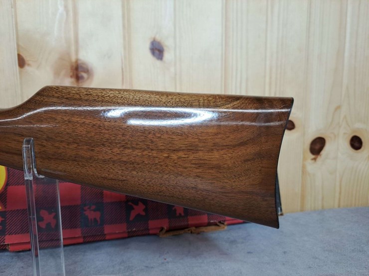 winchester-model-94-canadian-centennial-commemorative-.30-30-lever-action-carbine-image-2