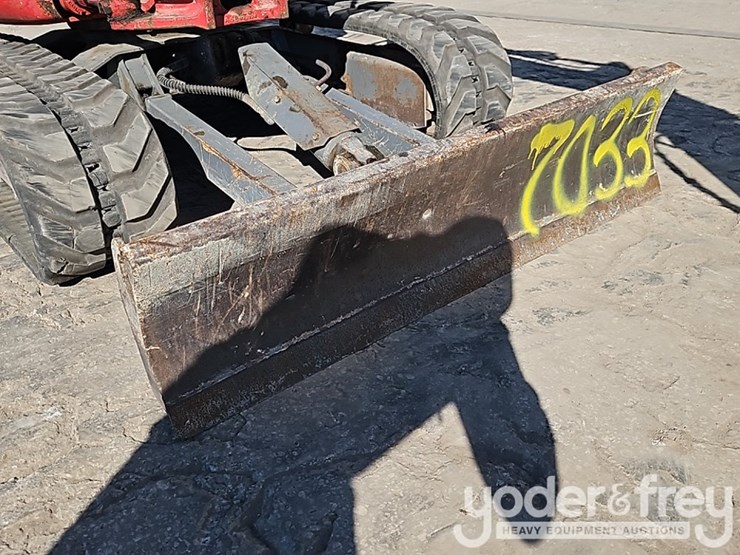 2019-takeuchi-tb235-image-15