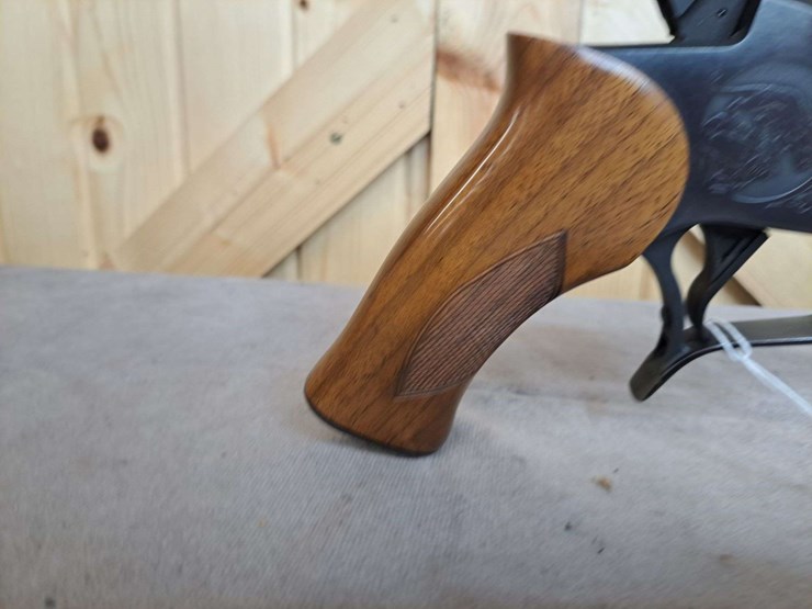 thompson/center-.22-wmr-&-.44-magnum-single-shot-contender-image-14