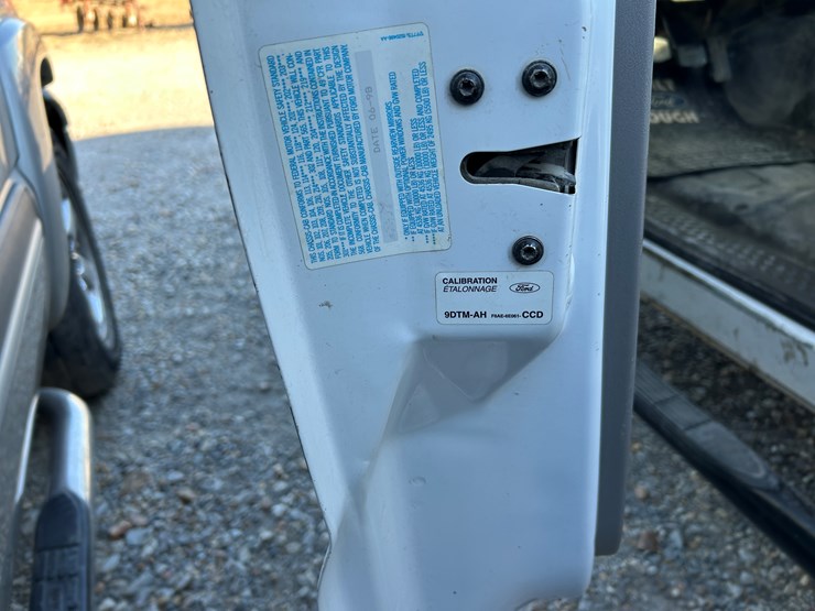 1998-ford-f550-image-16