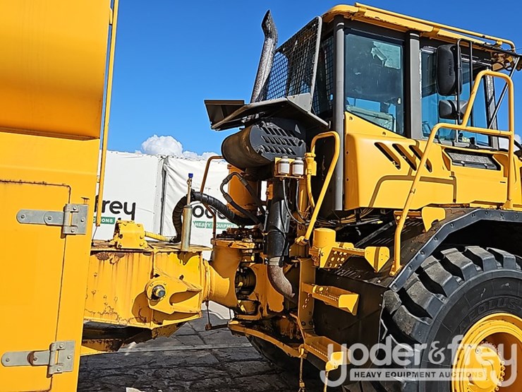 2005-volvo-a30-image-9