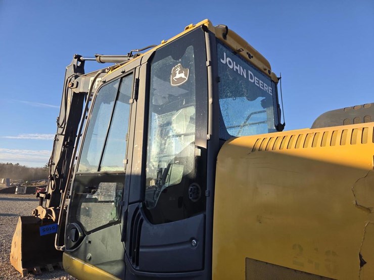 2012-deere-160d-lc-image-42